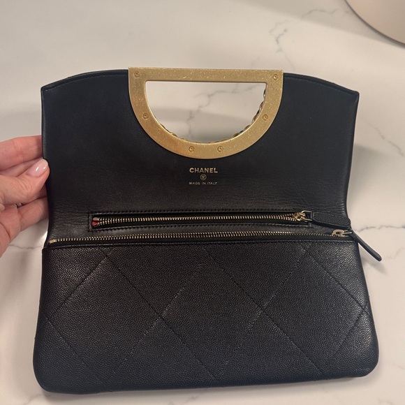 Chanel chain clutch - Picture 5 of 10